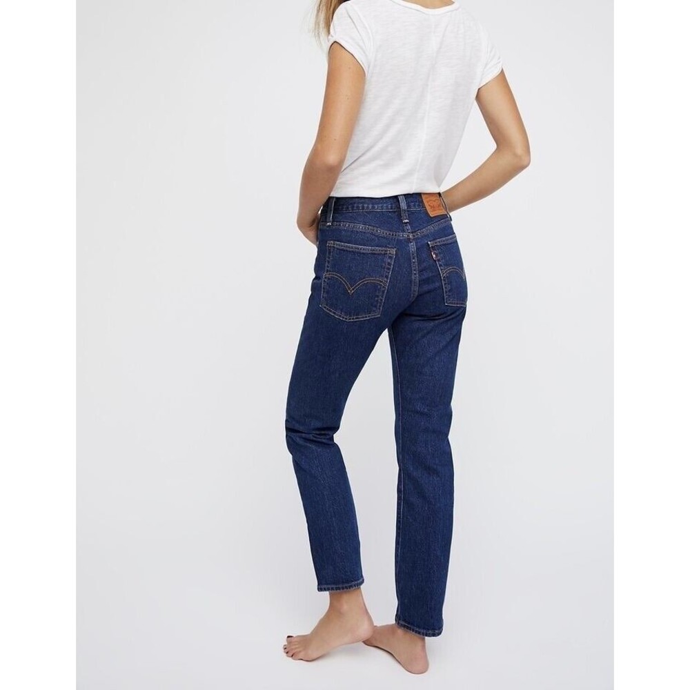 Levi's Wedgie Jeans Sz 28 Dark Wash Button Fly